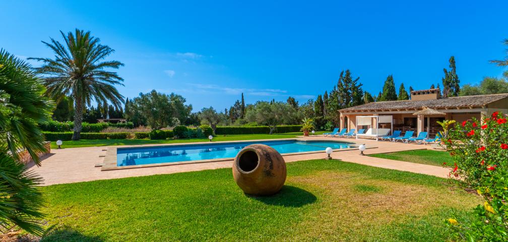 Finca Mitjana