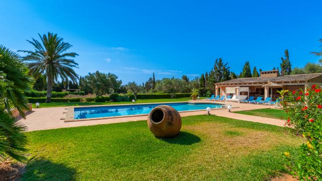 Finca Mitjana